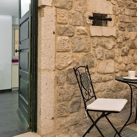 Apartment Diokles Studio Apartman *